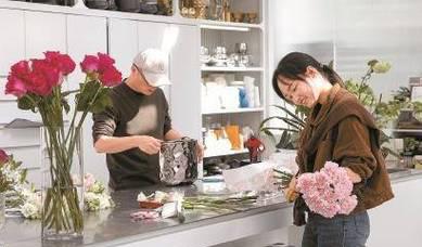 做你身边的“家庭园艺顾问”！申城已有百余个市民园艺中心，养花咨询、咖啡